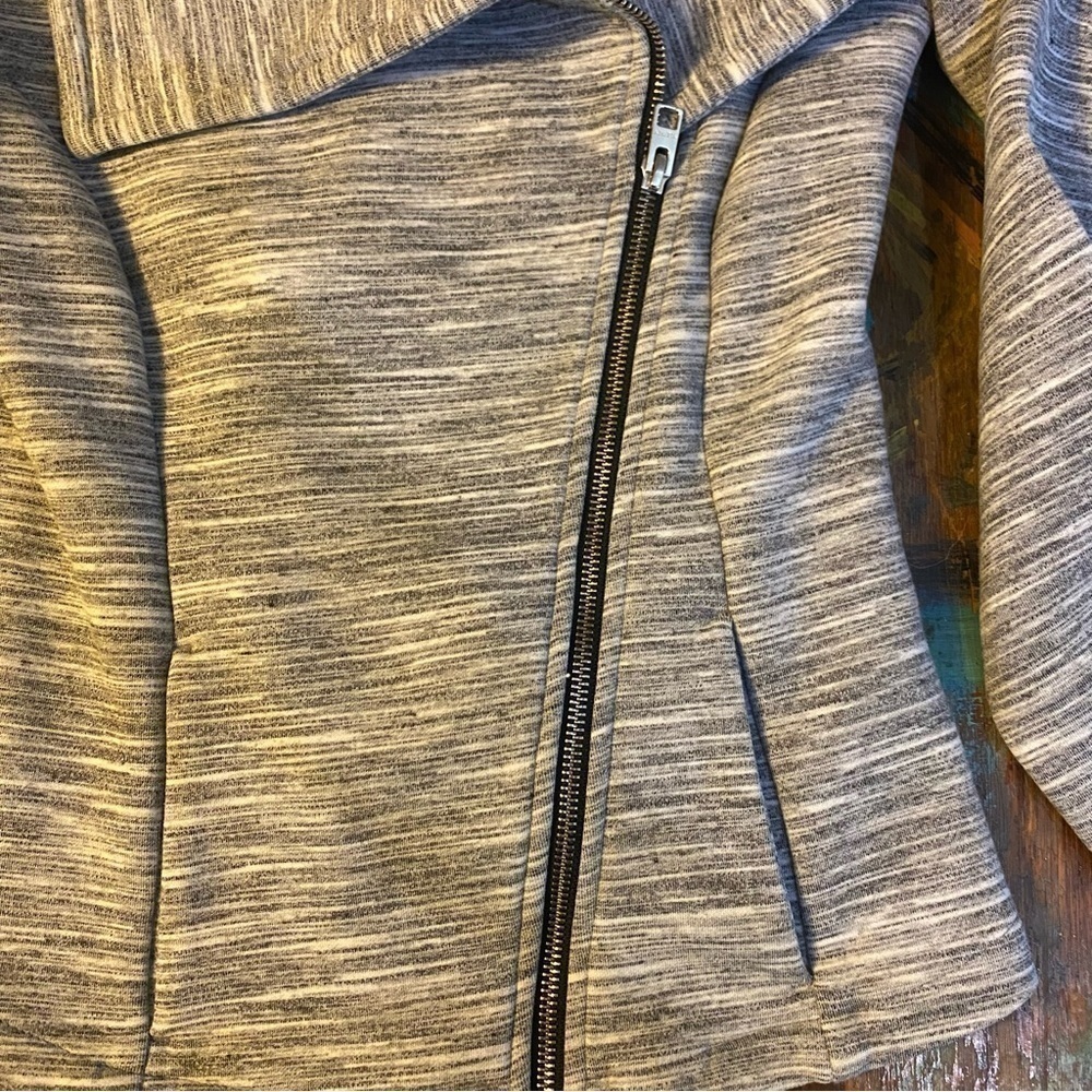 Athleta City Limits Jacket Gray Heather Sz XXS - Picture 3 of 6